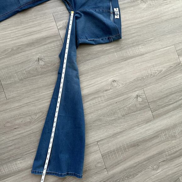 Free People We The Free Penny Pull On-Flare Jeans Size 26 Medium Wash - Picture 7 of 9